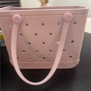 Medium Bogg Bag in Lilac